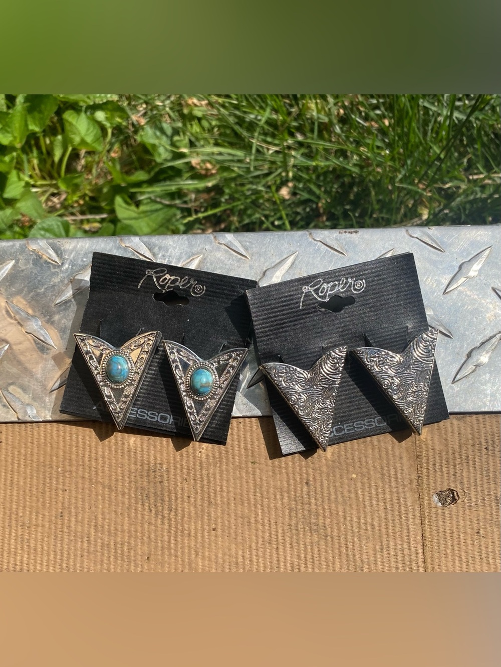 2 Roper Silver-Tone Arrowhead Collar Tips with Turquoise Cabochons